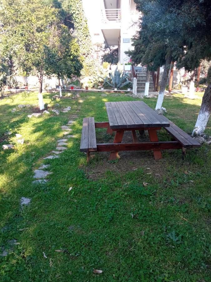 Apartmán Sofia'S Garden Néa Péramos Exteriér fotografie